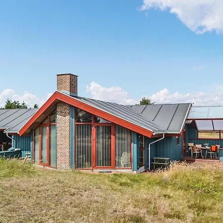 Дом отдыха Stunning In Hvide Sande With Sauna *