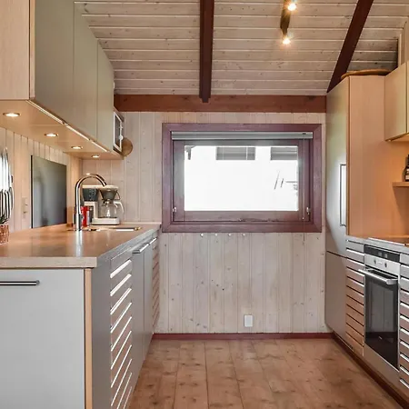 Дом отдыха Stunning In Hvide Sande With Sauna *